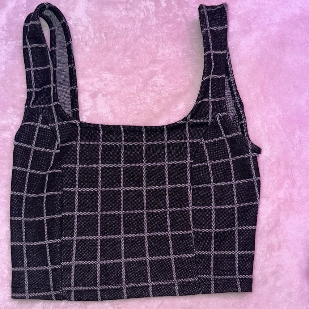 Black with white squares crop top